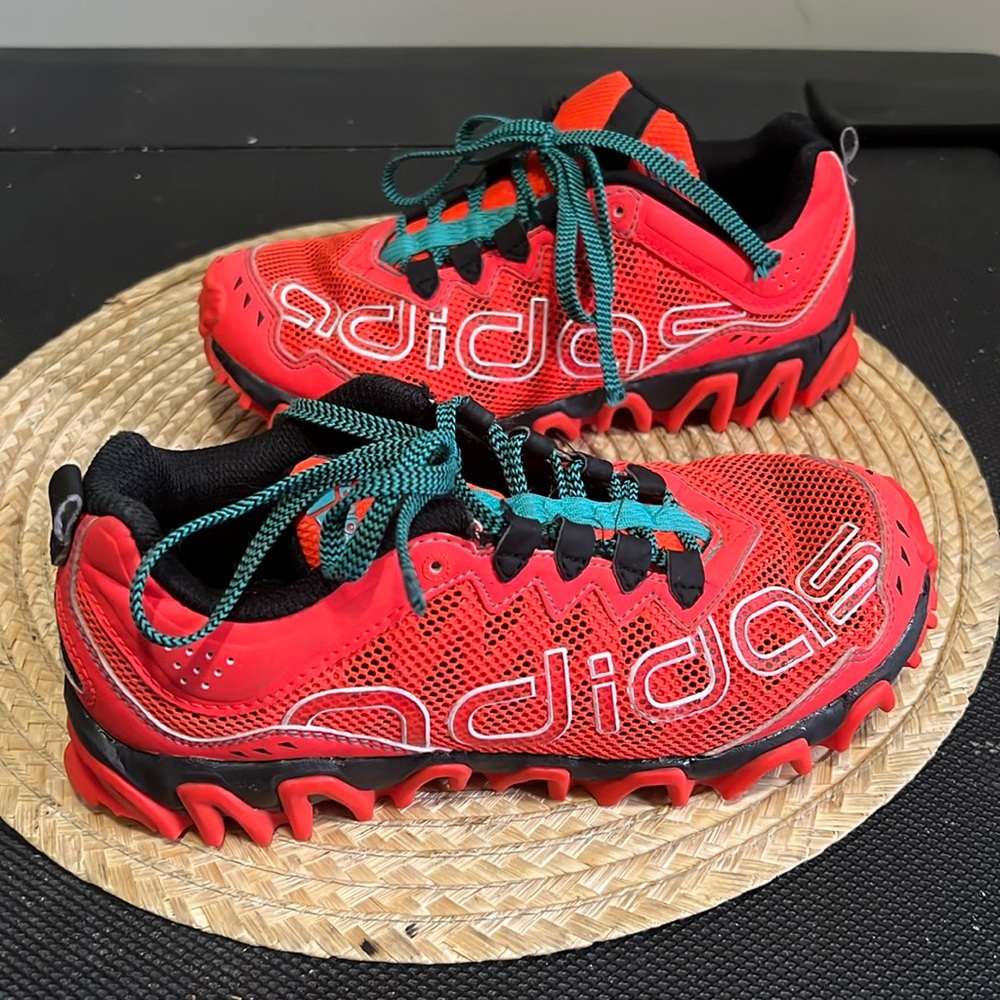 Adidas Girls Vigor TR 4 Orange Sneakers Size 3